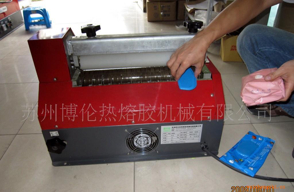 BL-8200濕巾，嬰兒濕巾，濕巾蓋粘膠機(jī)