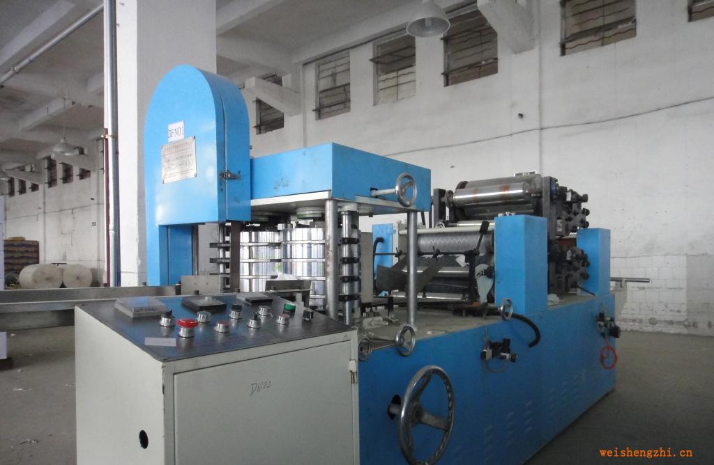 供應(yīng)單、雙色彩印壓花餐巾機(jī)高速