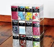 彩色餐巾紙彩色印刷紙巾展示盒展示架規(guī)格：23.5*11.1*34.3cm