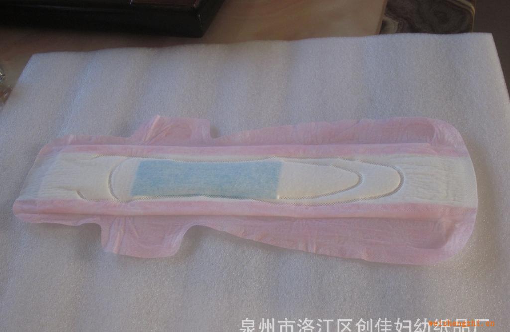 衛(wèi)生巾貼牌來樣加工出口英文350415衛(wèi)生巾