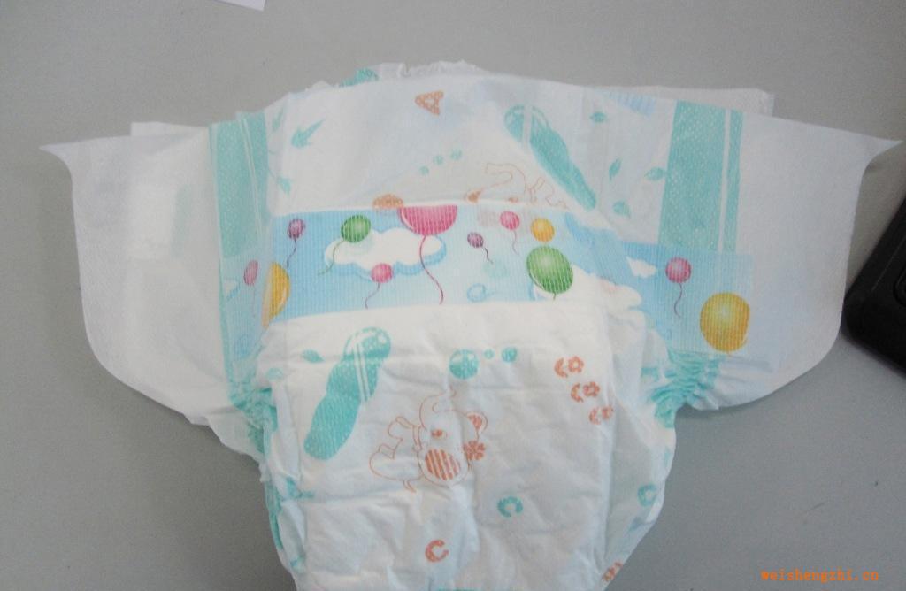 供应婴儿纸尿裤（贴牌加工）神奇魔术贴设计
