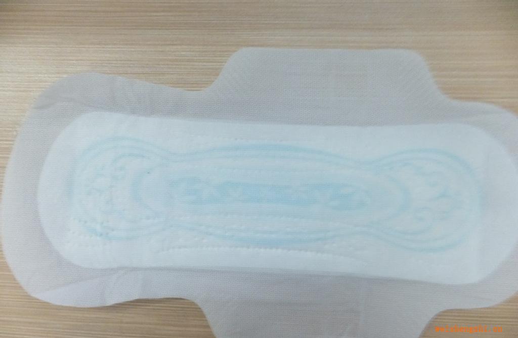 衛(wèi)生巾廠家批發(fā)衛(wèi)生巾供應(yīng)240干爽網(wǎng)面衛(wèi)生巾